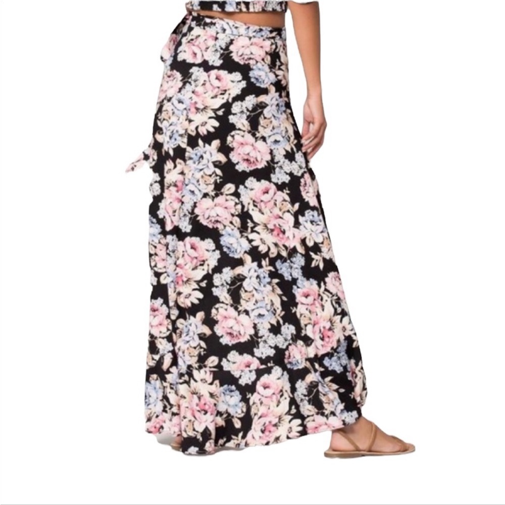 Gorgeous floral maxi wrap skirt BandOfGypsies size S
